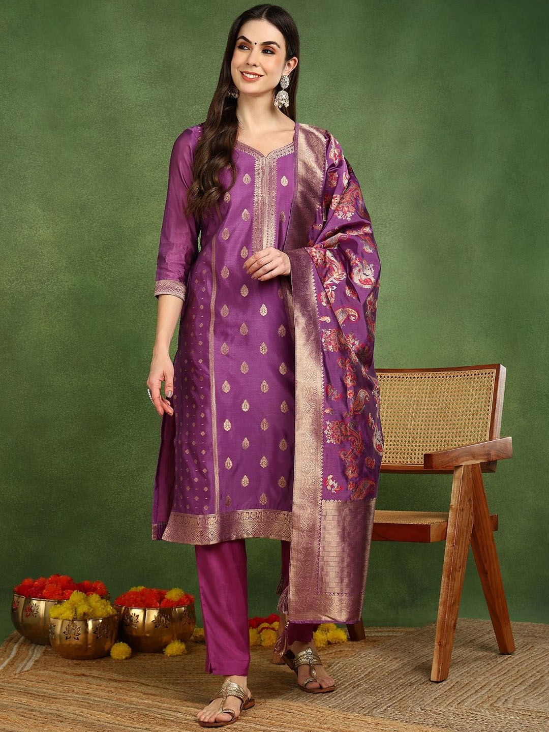 AHIKA Sweatheart Neck Ethnic Motifs Woven Design Straight Kurta with Trouser & Dupatta, Purple
AHIKA Sweatheart Neck Ethnic Motifs Woven Design Straight Kurta with Trouser & Dupatta, Purple