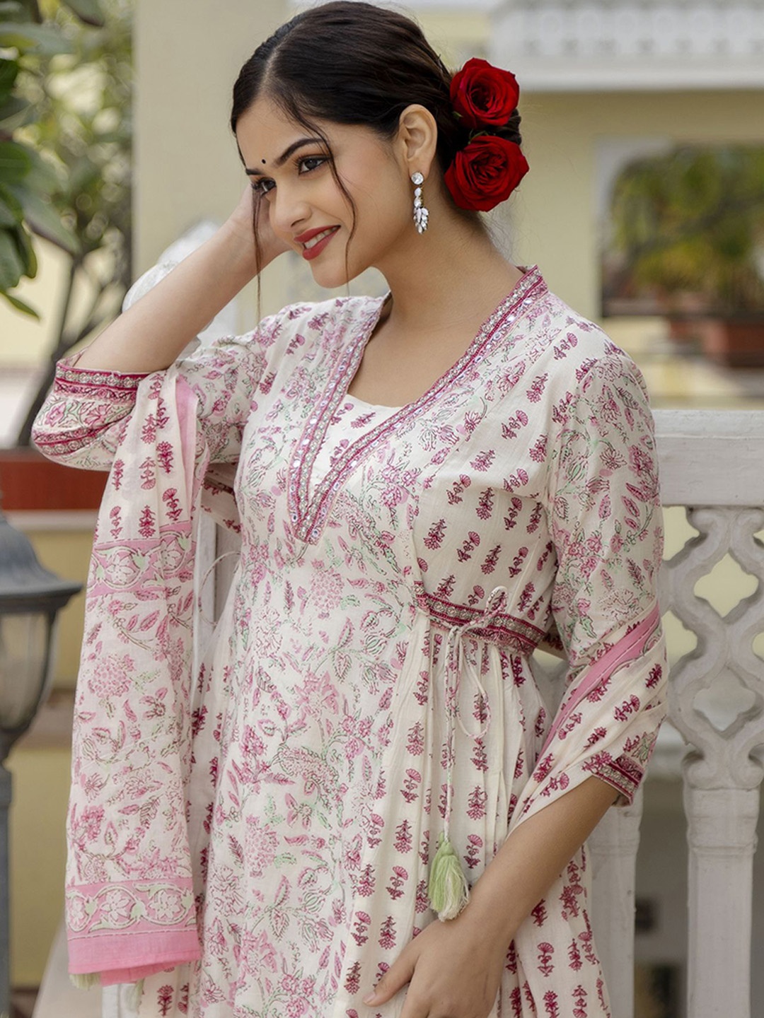 EthniFlair Women Floral Printed Empire Aari Work Pure Cotton Kurta with Patiala & With Dupatta, White
EthniFlair Women Floral Printed Empire Aari Work Pure Cotton Kurta with Patiala & With Dupatta, White