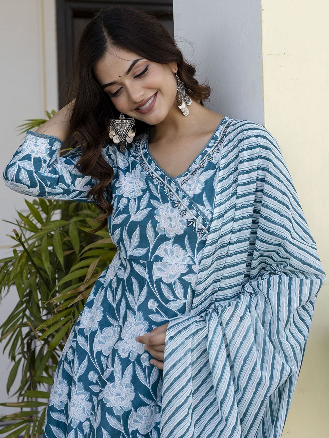 EthniFlair Women Floral Embroidered Angrakha Aari Work Pure Cotton Kurta with Trousers & With Dupatta, Blue
EthniFlair Women Floral Embroidered Angrakha Aari Work Pure Cotton Kurta with Trousers & With Dupatta, Blue