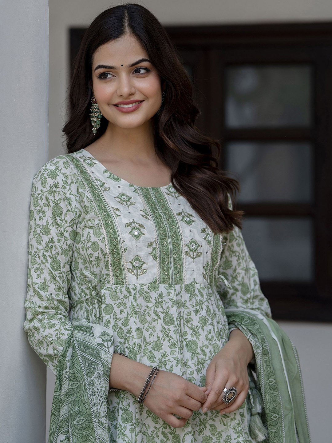 EthniFlair Women Floral Printed Panelled Aari Work Pure Cotton Kurta with Trousers & With Dupatta, Green
EthniFlair Women Floral Printed Panelled Aari Work Pure Cotton Kurta with Trousers & With Dupatta, Green