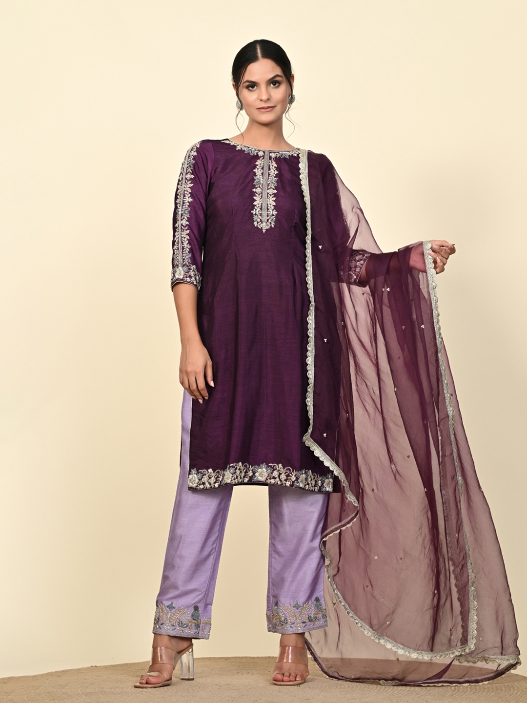 ZARIKALI Women Ethnic Motifs Embroidered Regular Silk Kurti with Trousers & With Dupatta, Maroon
ZARIKALI Women Ethnic Motifs Embroidered Regular Silk Kurti with Trousers & With Dupatta, Maroon
