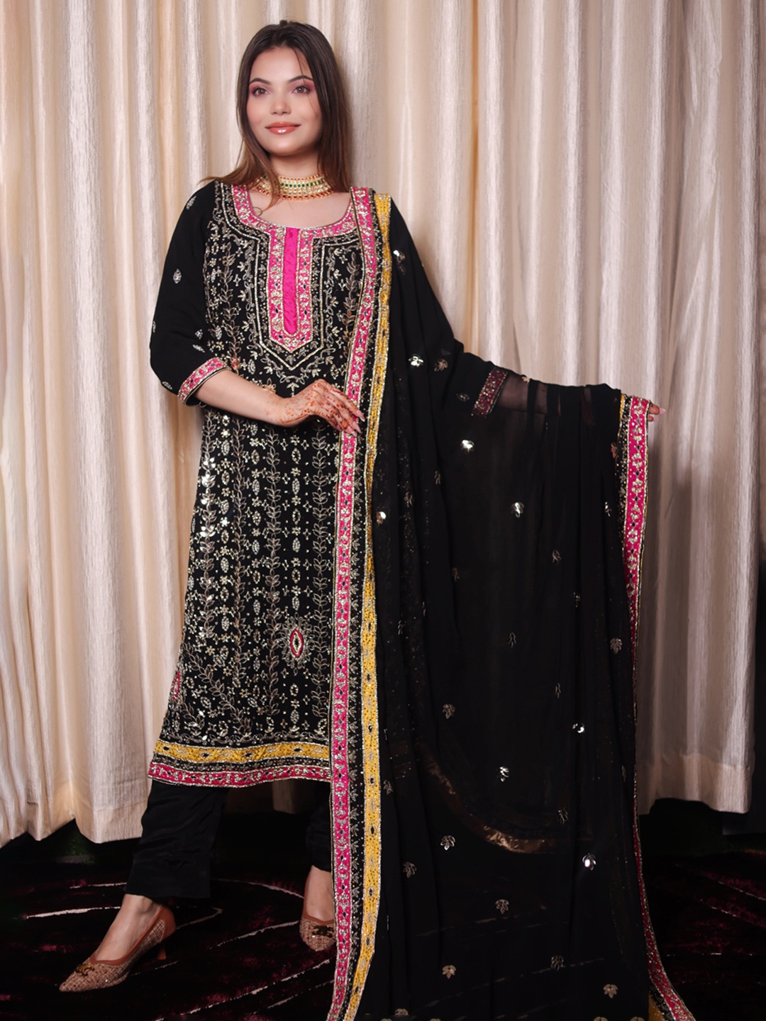 ZARIKALI Women Floral Embroidered Regular Georgette Kurta with Palazzos & With Dupatta, Black
ZARIKALI Women Floral Embroidered Regular Georgette Kurta with Palazzos & With Dupatta, Black