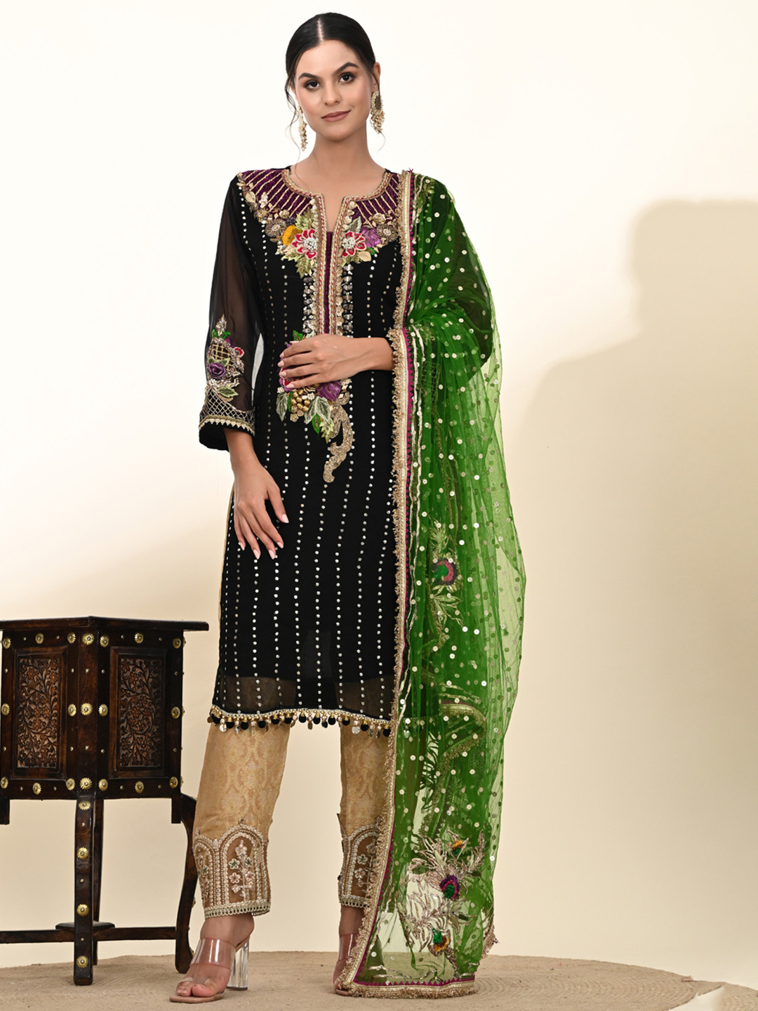 ZARIKALI Women Embroidered Regular Beads and Stones Silk with Trousers & With Dupatta, Black
ZARIKALI Women Embroidered Regular Beads and Stones Silk with Trousers & With Dupatta, Black