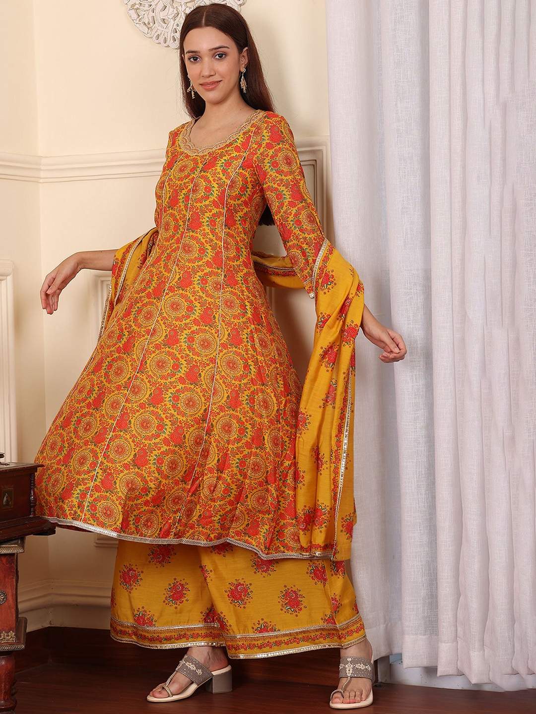 W Women Floral Printed Regular Gotta Patti Kurta with Trousers & With Dupatta, Yellow
W Women Floral Printed Regular Gotta Patti Kurta with Trousers & With Dupatta, Yellow