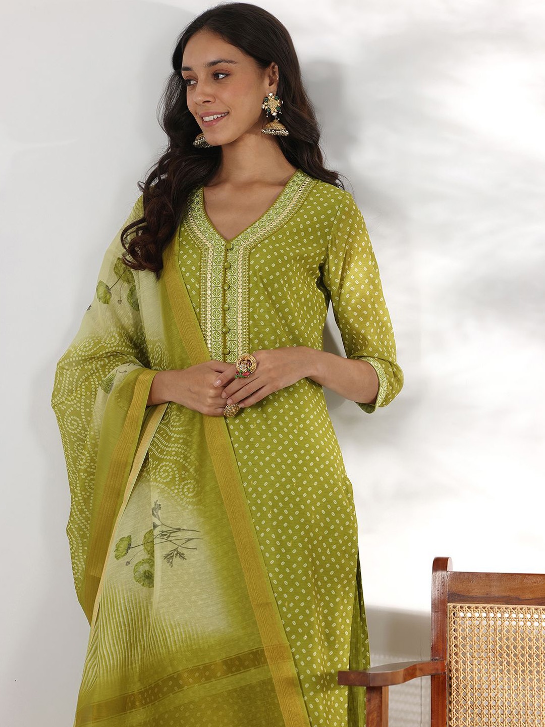 Libas Women Bandhani Printed Regular Sequinned Kurta with Trousers & With Dupatta, Green
Libas Women Bandhani Printed Regular Sequinned Kurta with Trousers & With Dupatta, Green
