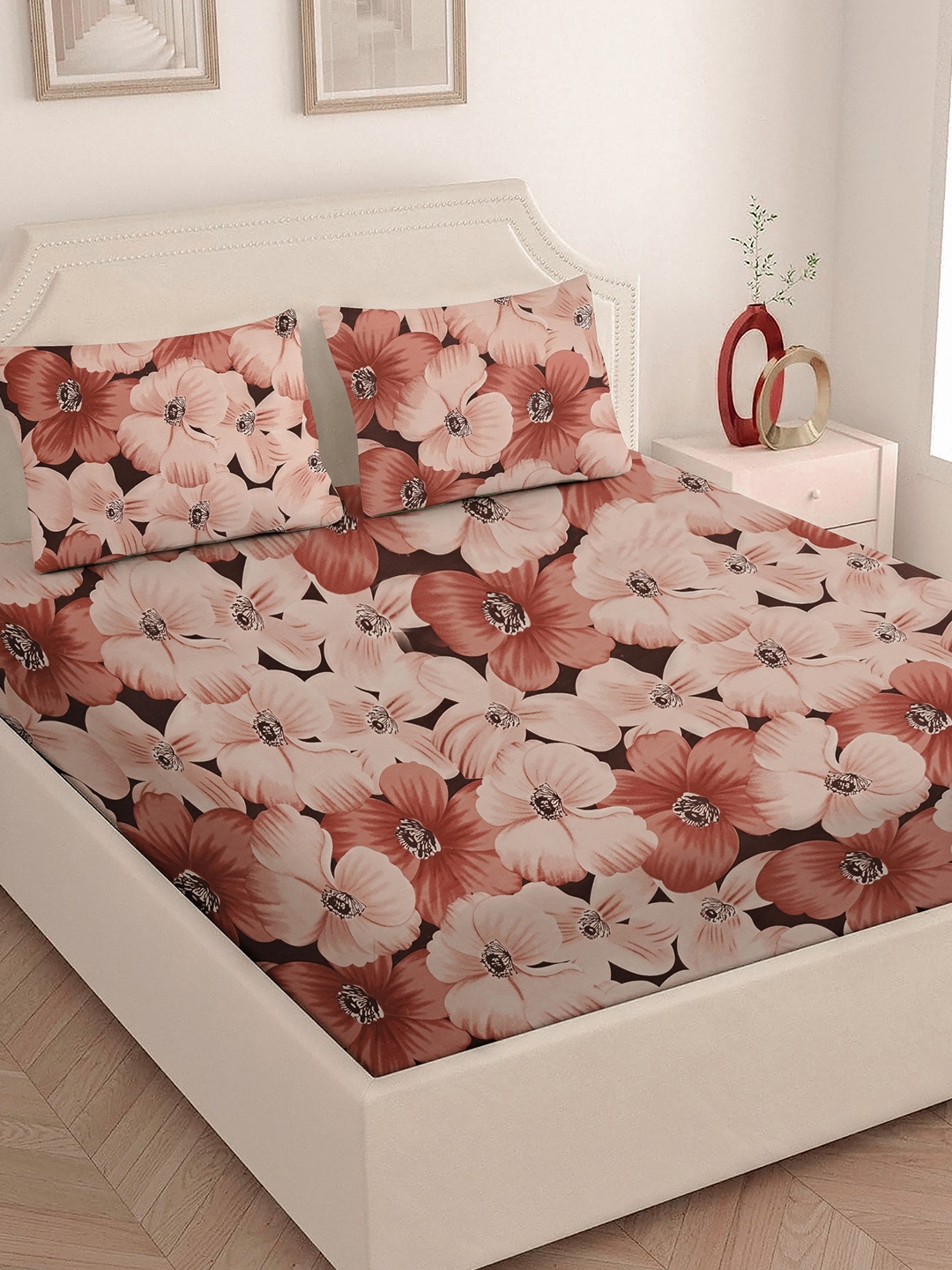 Star Weaves Brown & Pink Floral Printed 200 TC Fitted King Bedsheet Set 1.98 m x 1.98 m
Star Weaves Brown & Pink Floral Printed 200 TC Fitted King Bedsheet Set 1.98 m x 1.98 m