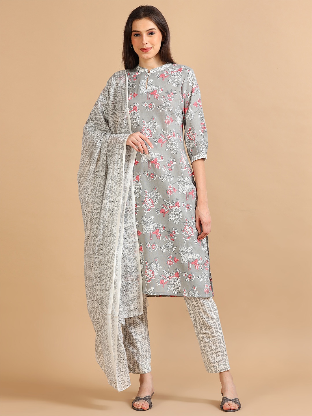 Marcia Women Floral Printed Regular Thread Work Pure Cotton Kurta with Harem Pants & With Dupatta, Grey
Marcia Women Floral Printed Regular Thread Work Pure Cotton Kurta with Harem Pants & With Dupatta, Grey