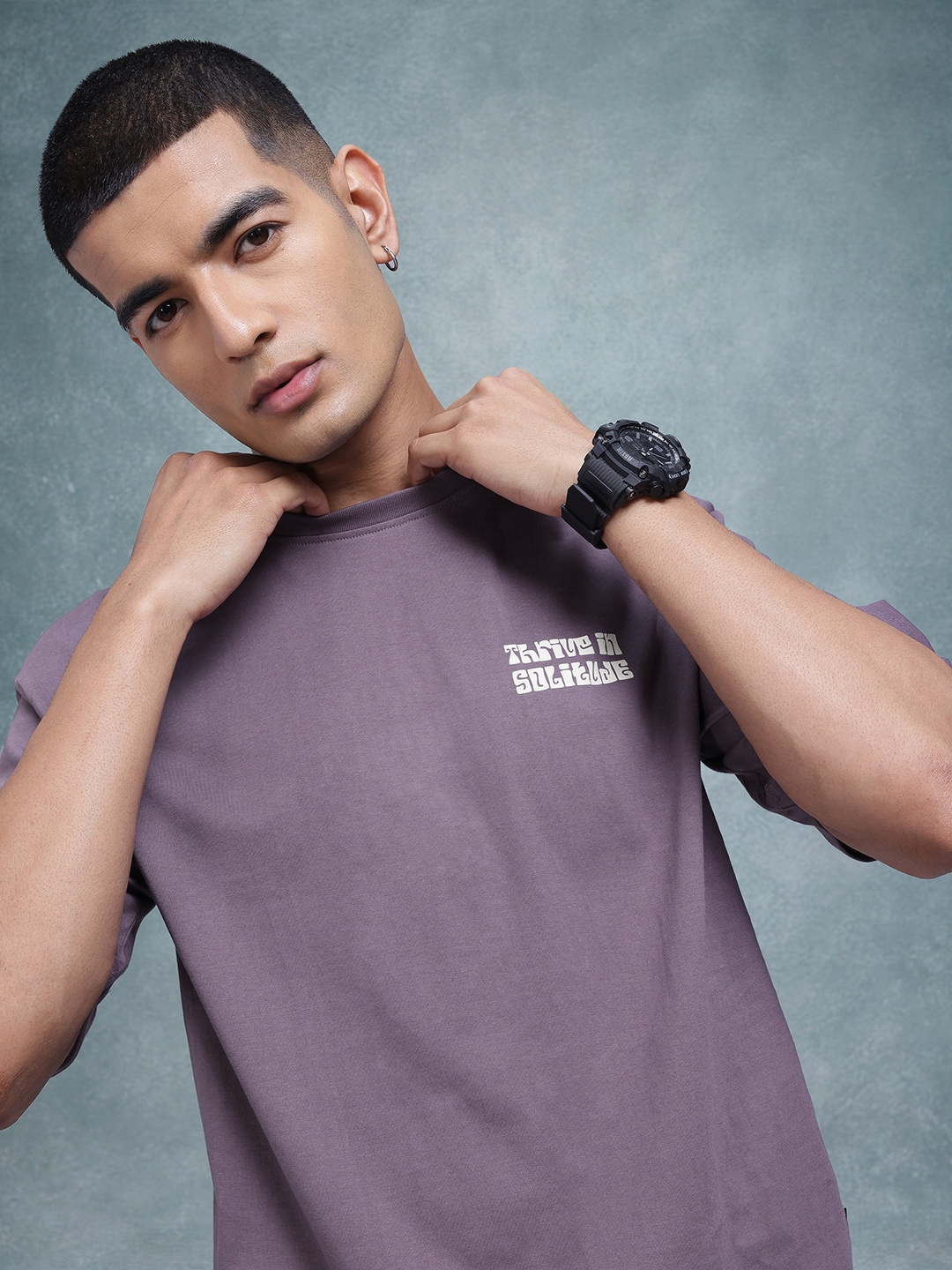 The Roadster Life Co. Printed Relaxed Fit Drop-Shoulder Sleeves Pure Cotton T-shirt, Purple
The Roadster Life Co. Printed Relaxed Fit Drop-Shoulder Sleeves Pure Cotton T-shirt, Purple
