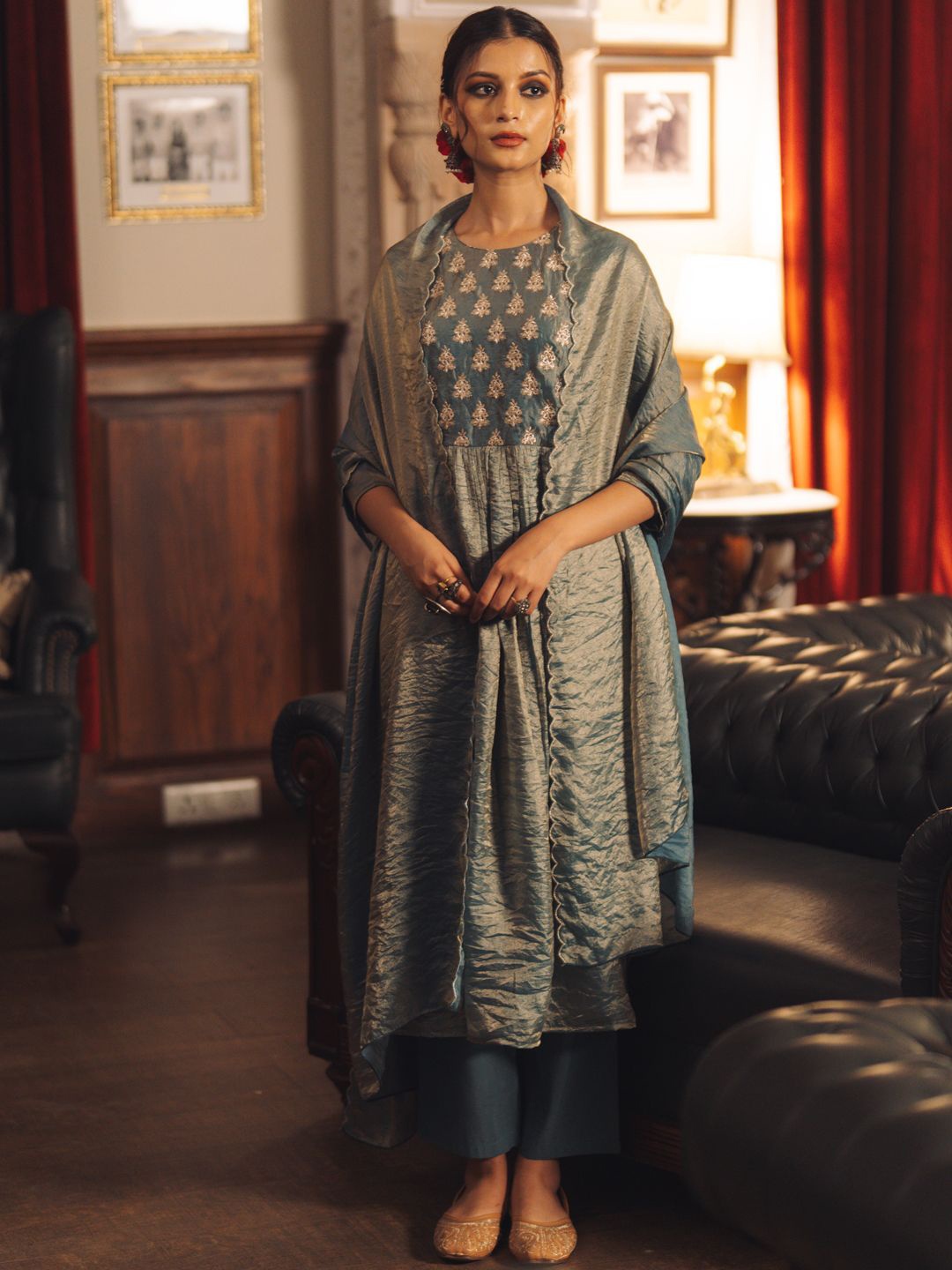 anayna Women Ethnic Motifs Embroidered Pleated Kurta with Trousers & With Dupatta, Blue
anayna Women Ethnic Motifs Embroidered Pleated Kurta with Trousers & With Dupatta, Blue