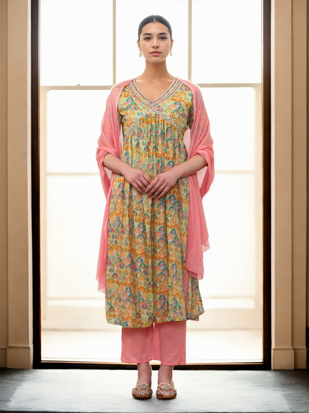 Jaipur Kurti Women Floral Embroidered Regular Thread Work Pure Cotton Kurta with Trousers & With Dupatta, Green
Jaipur Kurti Women Floral Embroidered Regular Thread Work Pure Cotton Kurta with Trousers & With Dupatta, Green