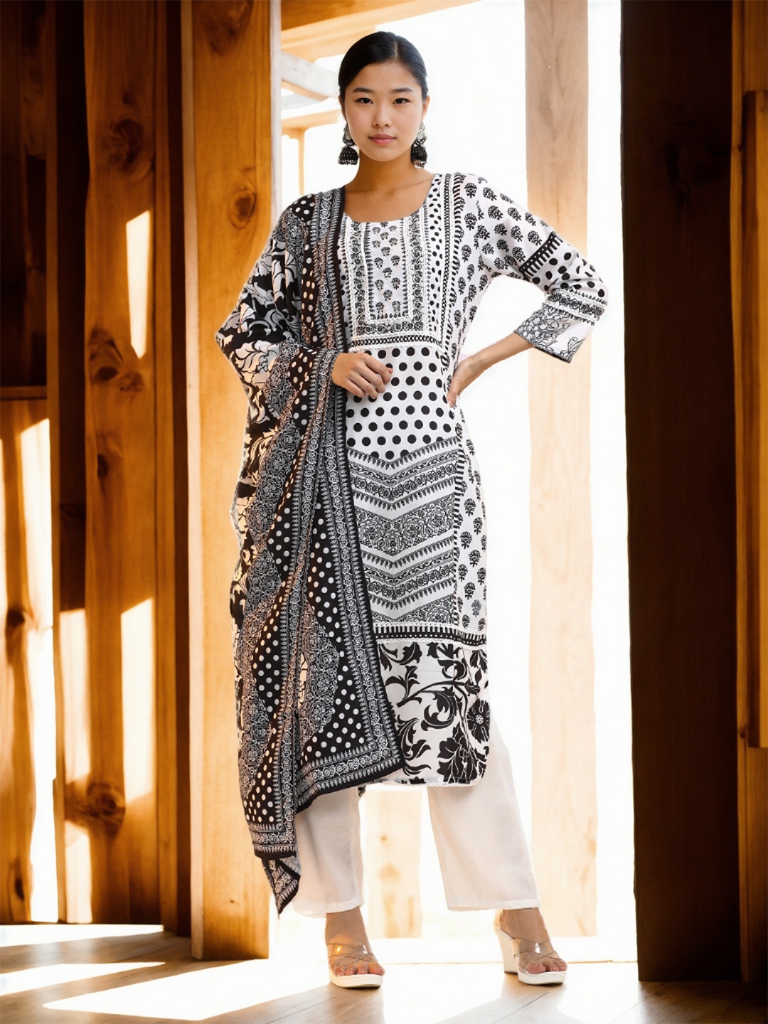 Jaipur Kurti Women Floral Embroidered Regular Gotta Patti Linen Kurta with Trousers & With Dupatta, White
Jaipur Kurti Women Floral Embroidered Regular Gotta Patti Linen Kurta with Trousers & With Dupatta, White