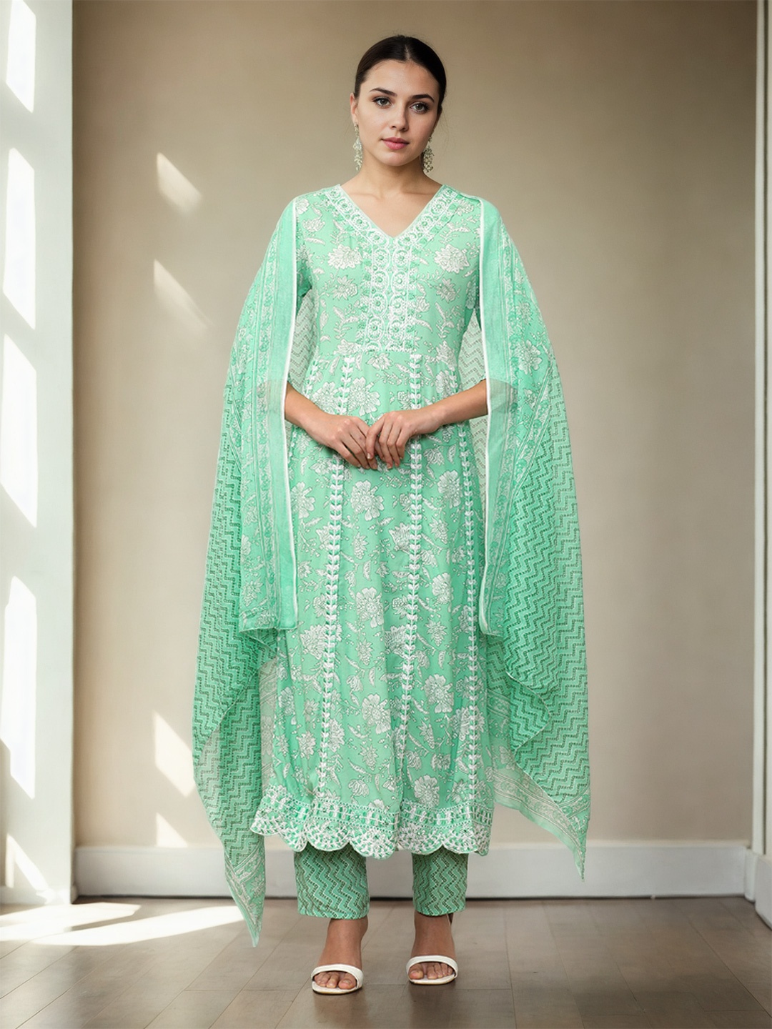 Jaipur Kurti Women Ethnic Motifs Printed Panelled Mirror Work Pure Cotton Kurta with Trousers & With Dupatta, Green
Jaipur Kurti Women Ethnic Motifs Printed Panelled Mirror Work Pure Cotton Kurta with Trousers & With Dupatta, Green