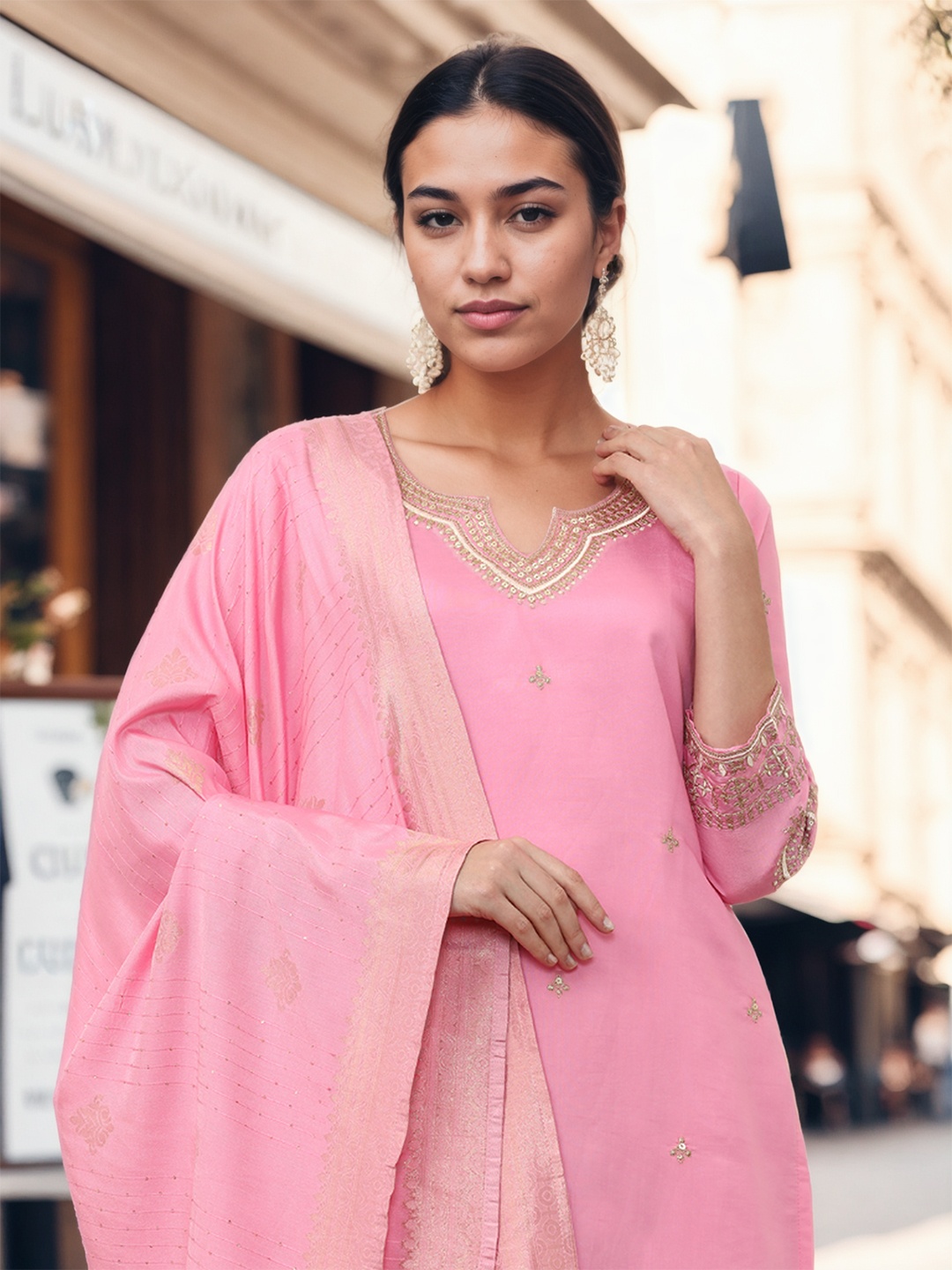 Jaipur Kurti Women Ethnic Motifs Embroidered Regular Chanderi Silk Kurta with Trousers & With Dupatta, Pink
Jaipur Kurti Women Ethnic Motifs Embroidered Regular Chanderi Silk Kurta with Trousers & With Dupatta, Pink