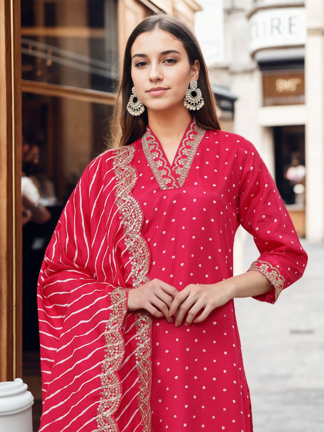 Jaipur Kurti Women Bandhani Embroidered Regular Sequinned Kurta with Trousers & With Dupatta, Magenta
Jaipur Kurti Women Bandhani Embroidered Regular Sequinned Kurta with Trousers & With Dupatta, Magenta