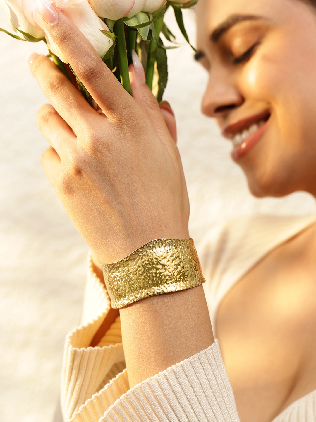 Rubans Voguish 18K Gold Plated StainlessSteel TarnishFree Demi-Fine Hammerd Cuff Bracelet
Rubans Voguish 18K Gold Plated StainlessSteel TarnishFree Demi-Fine Hammerd Cuff Bracelet