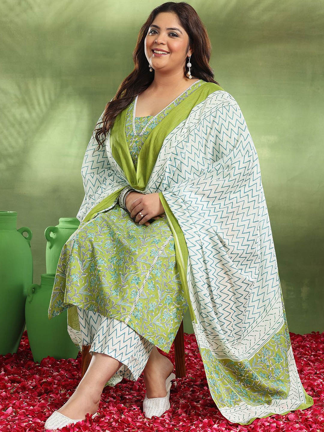 EXTRA LOVE BY LIBAS Plus Size Floral Printed Pure Cotton Kurta With Palazzos & Dupatta, Green
EXTRA LOVE BY LIBAS Plus Size Floral Printed Pure Cotton Kurta With Palazzos & Dupatta, Green