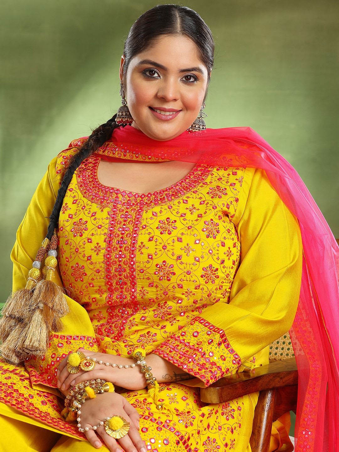 EXTRA LOVE BY LIBAS Woman Plus Size Ethnic Motifs Embroidered Mirror Work Kurta & Palazzo & Dupatta, Mustard
EXTRA LOVE BY LIBAS Woman Plus Size Ethnic Motifs Embroidered Mirror Work Kurta & Palazzo & Dupatta, Mustard