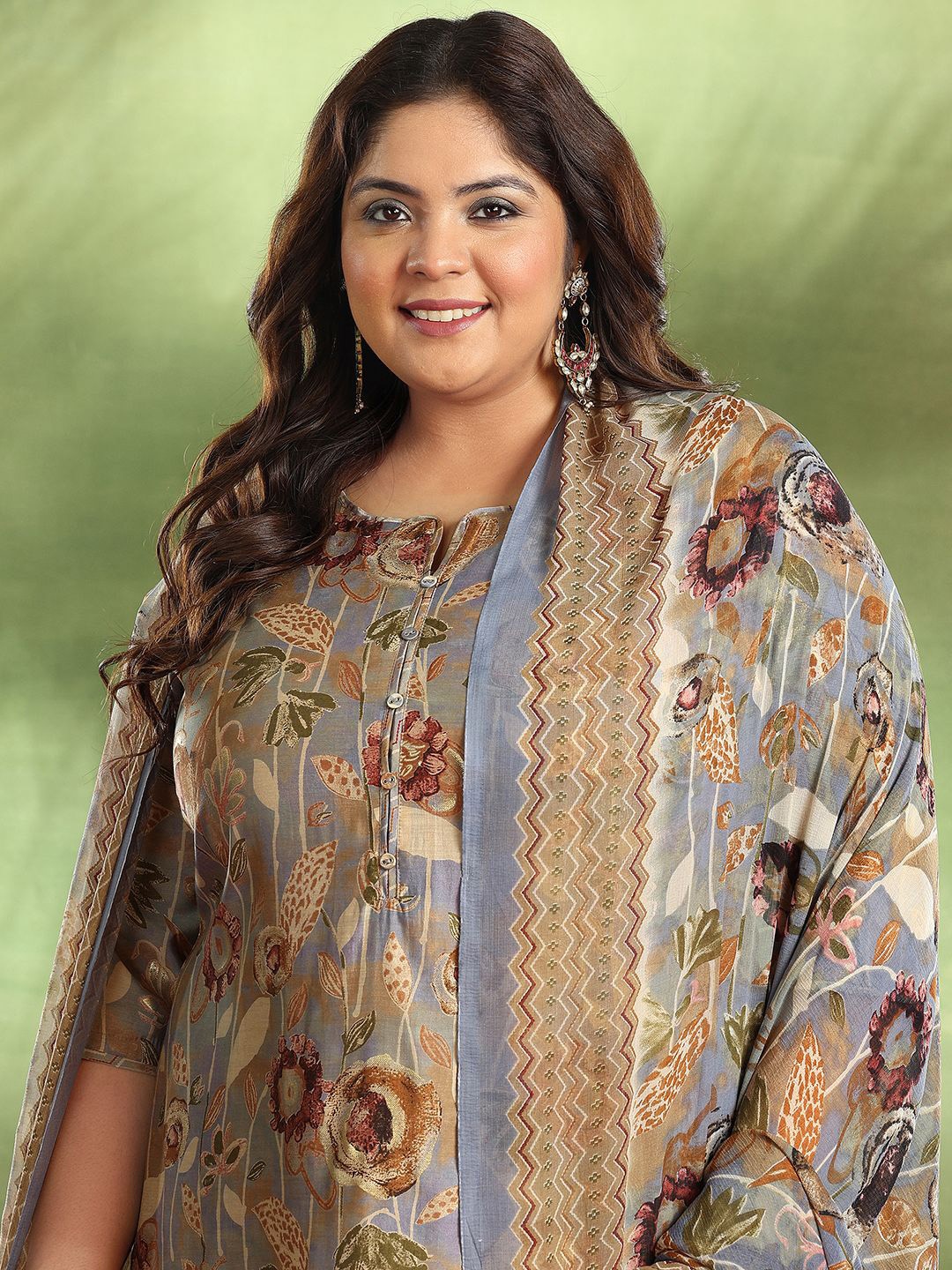 EXTRA LOVE BY LIBAS Plus Size Floral Printed Straight Kurta With Palazzo & Dupatta, Grey
EXTRA LOVE BY LIBAS Plus Size Floral Printed Straight Kurta With Palazzo & Dupatta, Grey