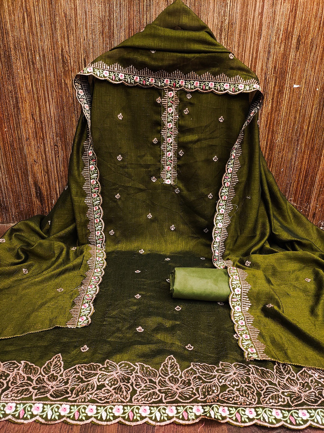 LADY SHOPI Ethnic Motifs Embroidered Sequinned Pure Silk Unstitched Dress Material, Olive
LADY SHOPI Ethnic Motifs Embroidered Sequinned Pure Silk Unstitched Dress Material, Olive