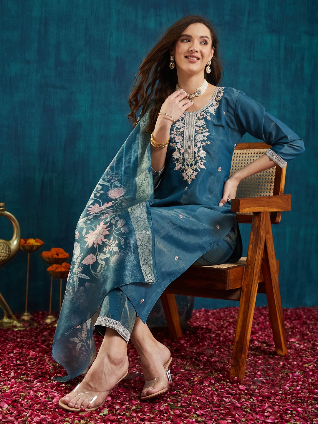 KAVINDI Round Neck Floral Embroidered Thread Work Pure Silk Kurta with Trouser & Dupatta, Teal
KAVINDI Round Neck Floral Embroidered Thread Work Pure Silk Kurta with Trouser & Dupatta, Teal