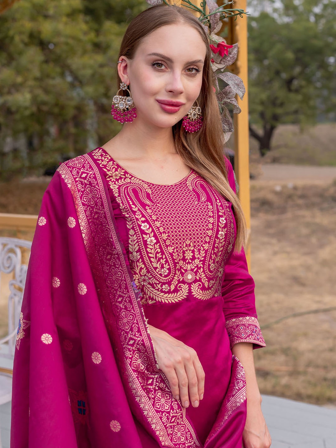BLACK SCISSOR Ethnic Motifs Printed Round Neck Straight Kurta With Trousers & Dupatta, Pink
BLACK SCISSOR Ethnic Motifs Printed Round Neck Straight Kurta With Trousers & Dupatta, Pink