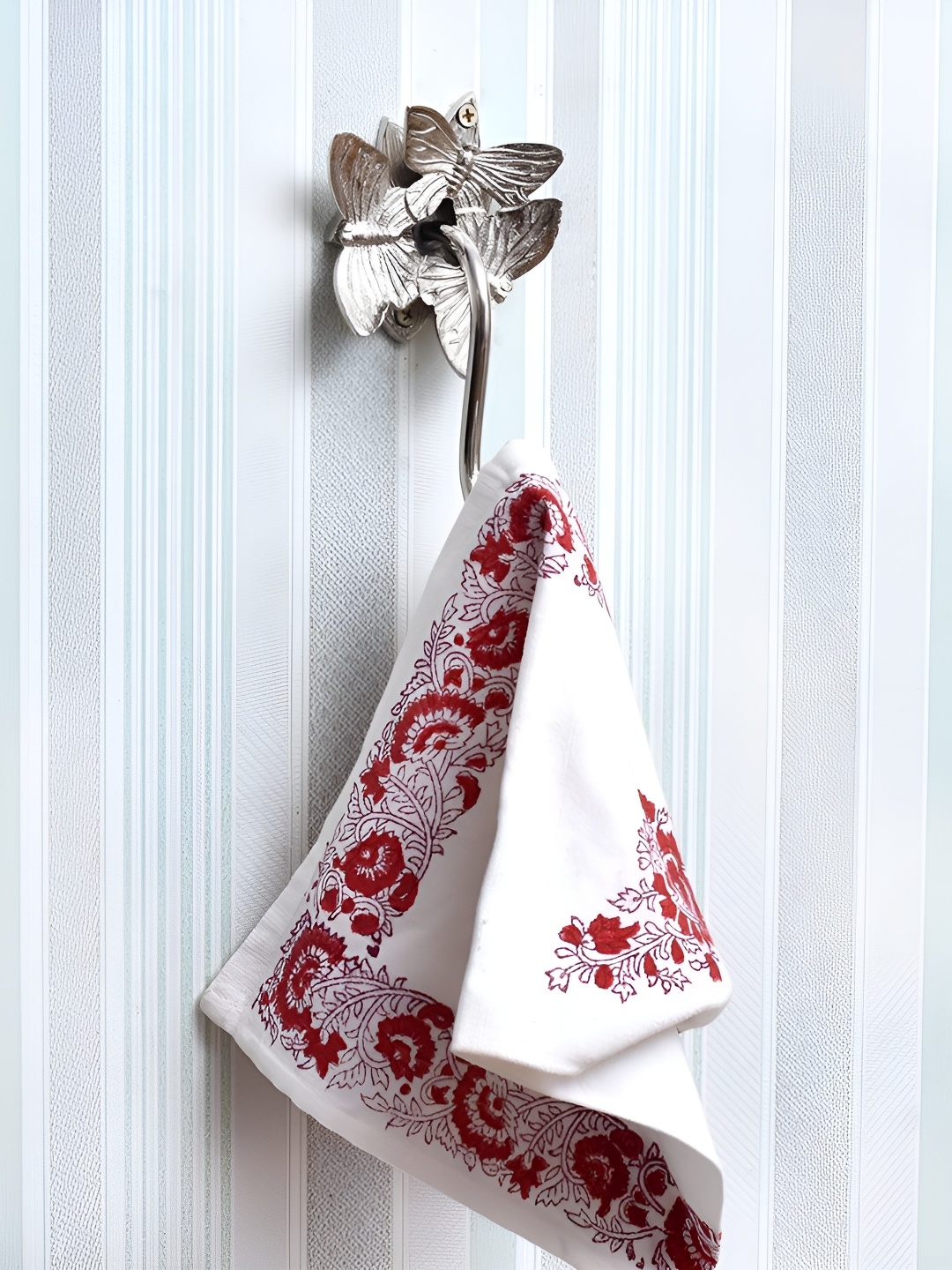 IndianShelf Silver Toned Brass Butterfly Cloth Hanger for Wall Hooks for Kitchen
IndianShelf Silver Toned Brass Butterfly Cloth Hanger for Wall Hooks for Kitchen