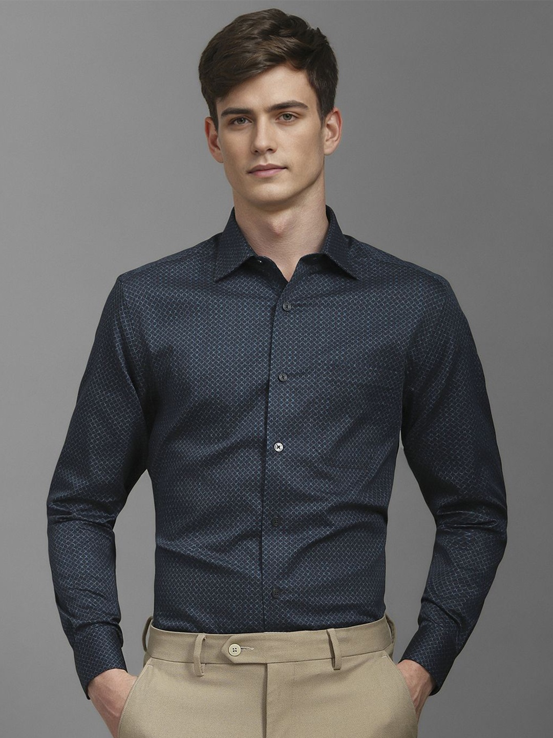 Louis Philippe Men Classic Spread Collar Geometric Printed Cotton Formal Shirt, Navy blue
Louis Philippe Men Classic Spread Collar Geometric Printed Cotton Formal Shirt, Navy blue