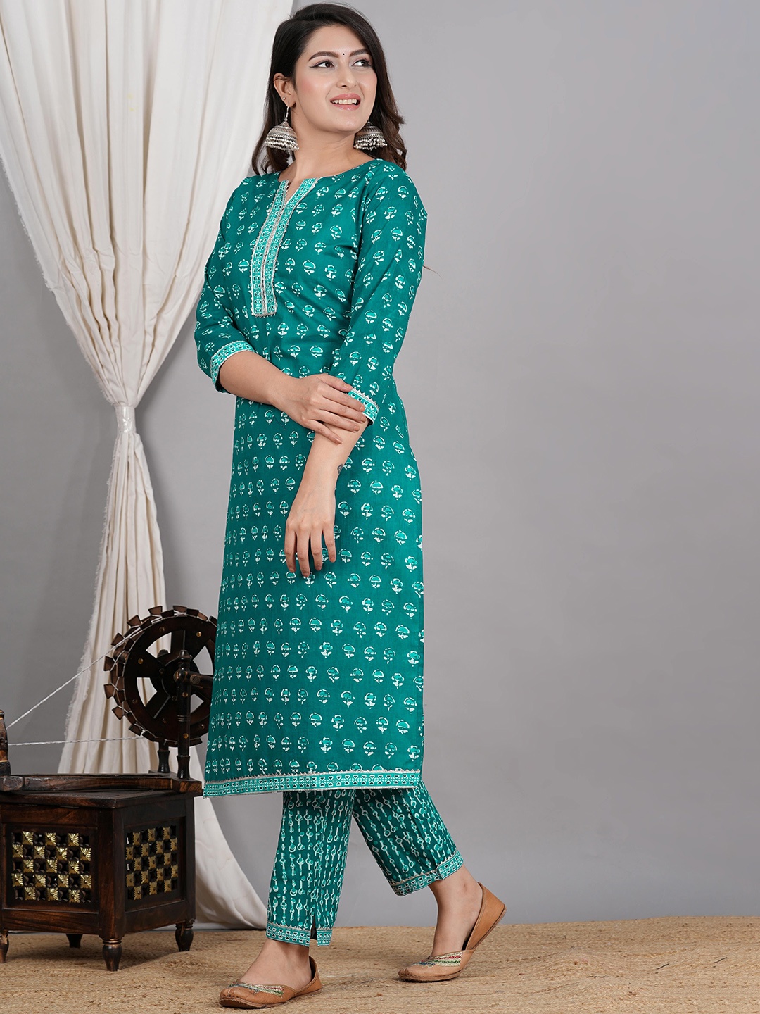 SIGNORIA Floral Printed Round Neck Regular Pure Cotton Straight Kurta With Trouser, Turquoise blue
SIGNORIA Floral Printed Round Neck Regular Pure Cotton Straight Kurta With Trouser, Turquoise blue