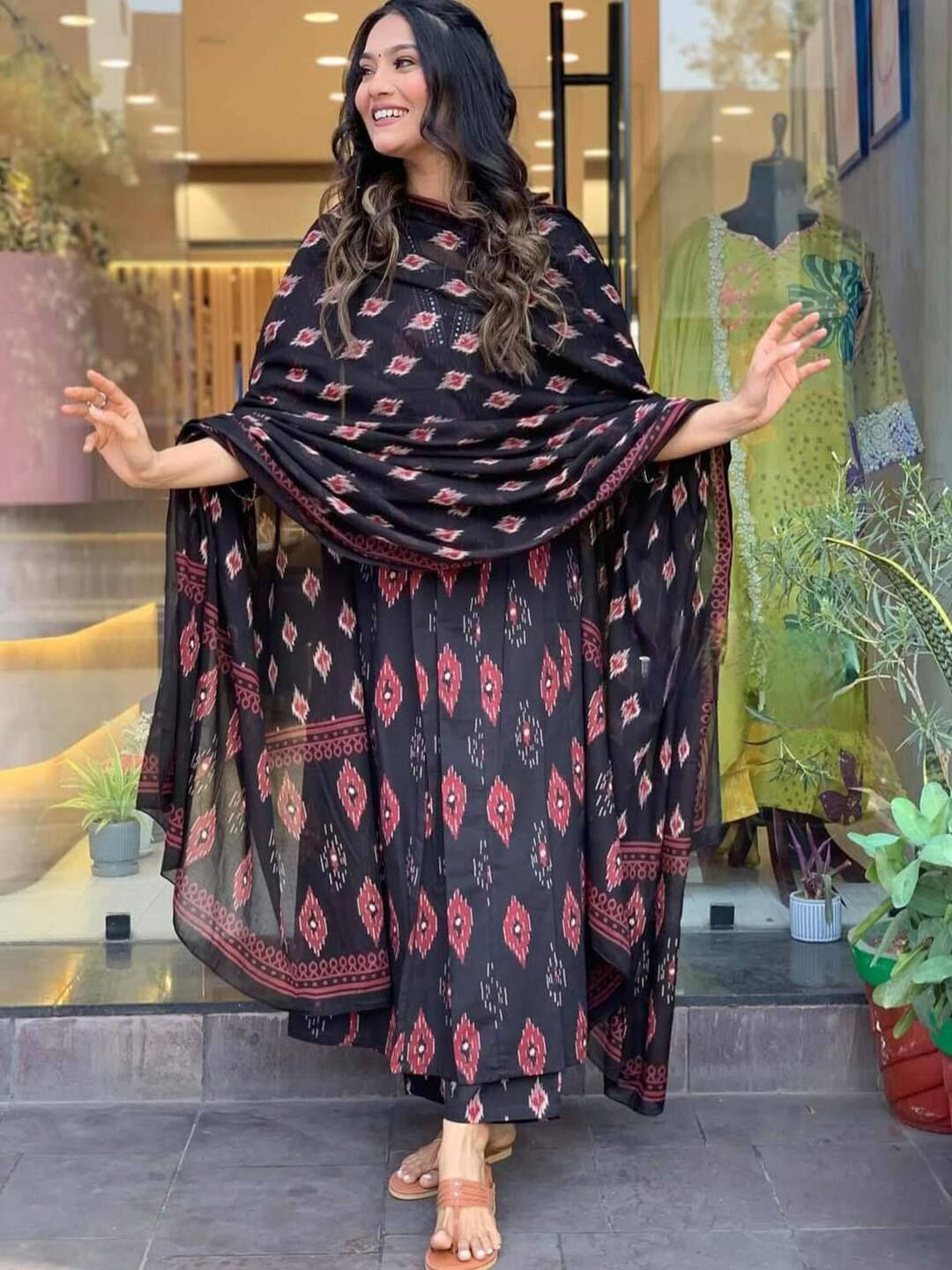 SHIJILA Geometric Printed Regular Mirror Work Kurta with Kurta With Trouser With Dupatta, Black
SHIJILA Geometric Printed Regular Mirror Work Kurta with Kurta With Trouser With Dupatta, Black