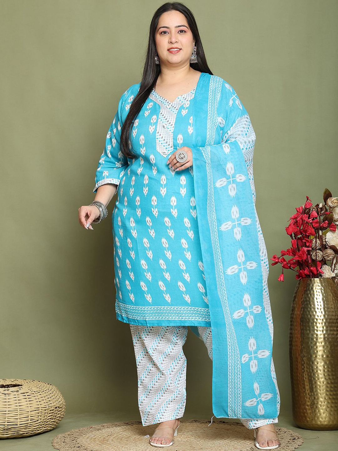 Rajnandini Plus Size Sweetheart Neck Floral Printed Straight Kurta with Salwar & Dupatta, Blue
Rajnandini Plus Size Sweetheart Neck Floral Printed Straight Kurta with Salwar & Dupatta, Blue