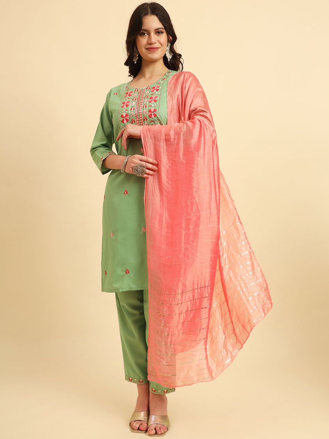 HERE&NOW Floral Embroidered Regular Cotton Silk Straight Kurta with Trousers & Dupatta, Olive
HERE&NOW Floral Embroidered Regular Cotton Silk Straight Kurta with Trousers & Dupatta, Olive