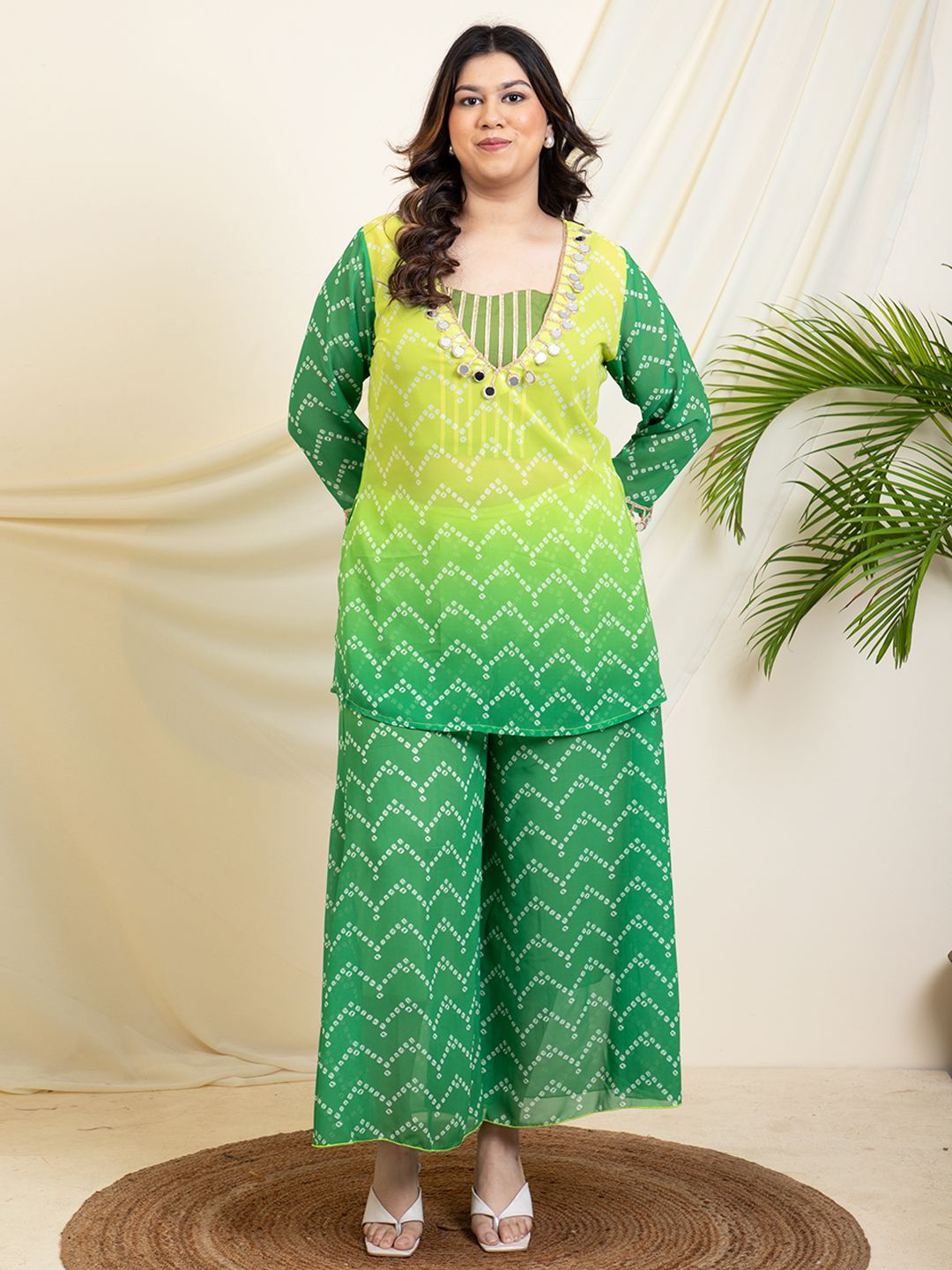 DEEBACO Printed V-Neck Three-Quarter Sleeves Top With Palazzo With Inner Bustier, Green
DEEBACO Printed V-Neck Three-Quarter Sleeves Top With Palazzo With Inner Bustier, Green