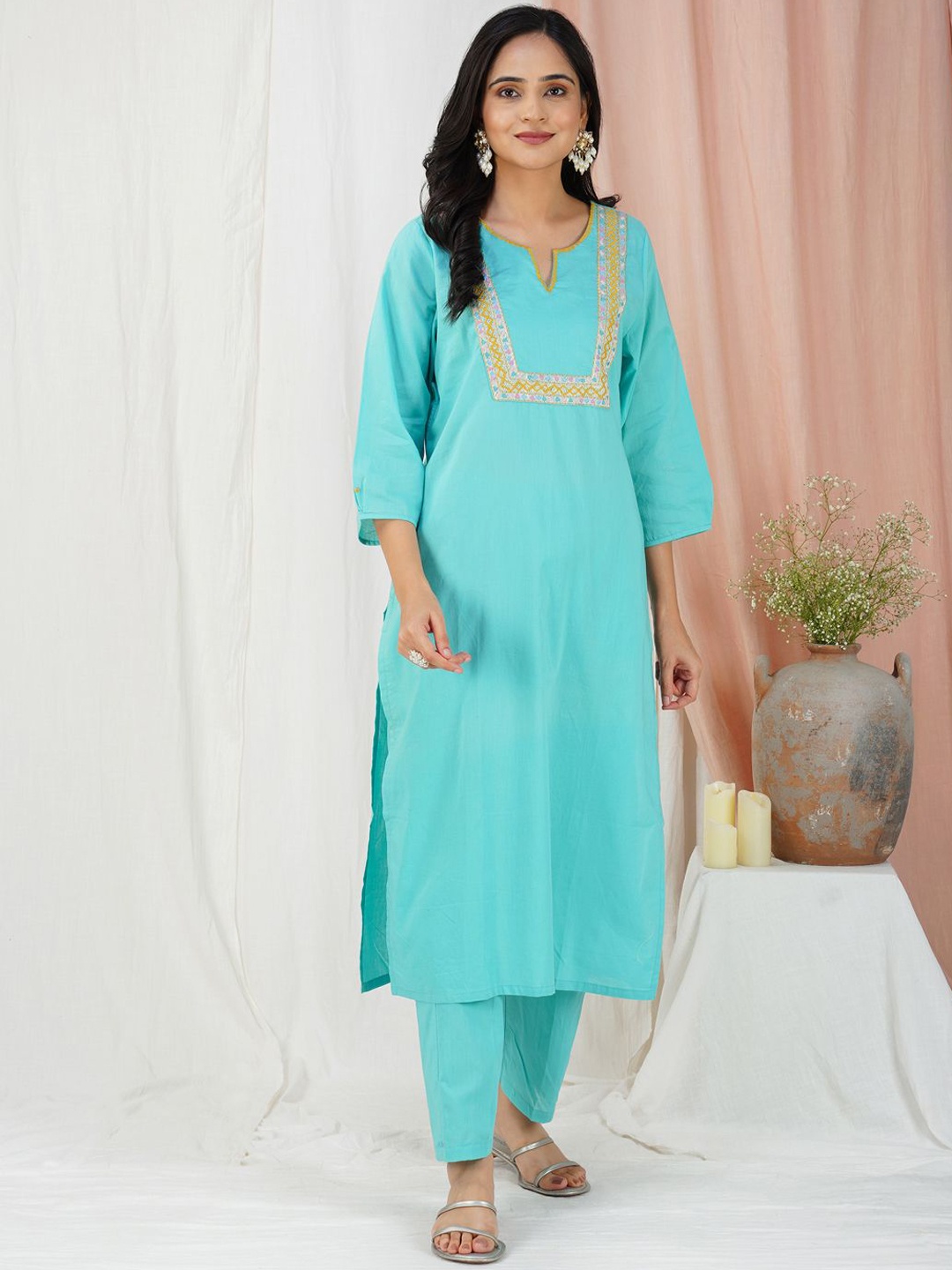 zuri Geometric Embroidered Round Neck Three-Quarter Sleeves Regular Pure Cotton Kurta, Blue
zuri Geometric Embroidered Round Neck Three-Quarter Sleeves Regular Pure Cotton Kurta, Blue