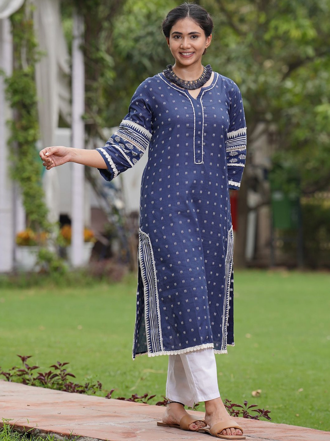 zuri Geometric Printed Round Neck Three-Quarter Sleeves Regular Pure Cotton Kurta, Navy blue
zuri Geometric Printed Round Neck Three-Quarter Sleeves Regular Pure Cotton Kurta, Navy blue