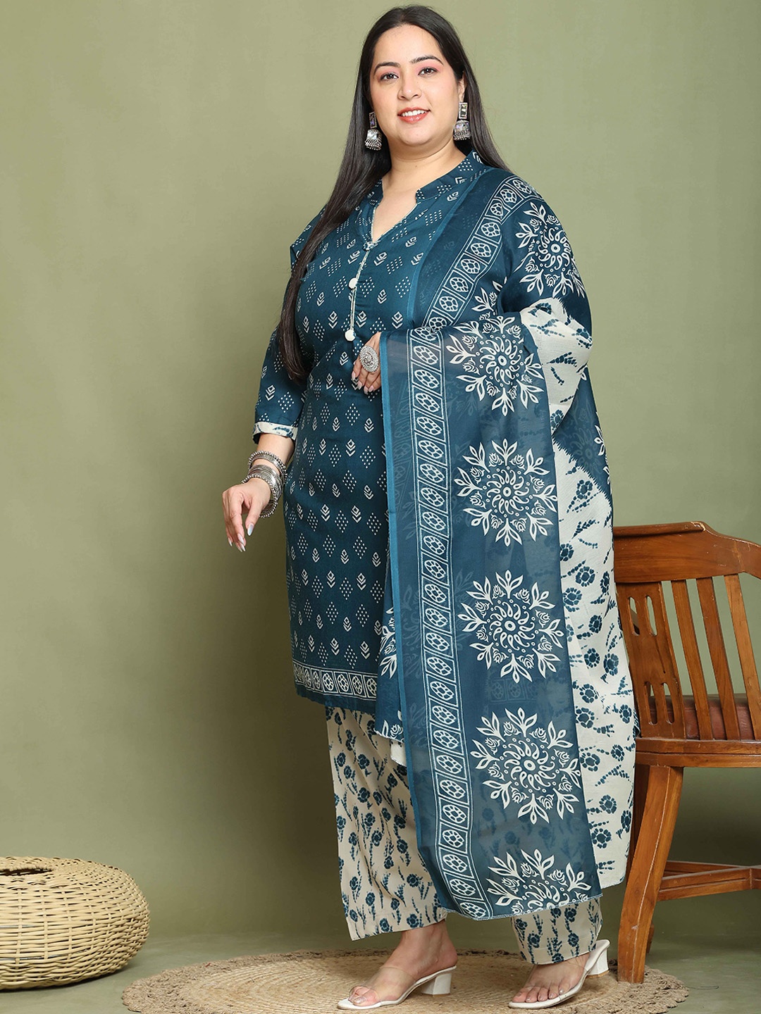 Roly Poly Plus Size Mandarin Collar Geometric Printed Straight Kurta with Salwar & Dupatta, Green
Roly Poly Plus Size Mandarin Collar Geometric Printed Straight Kurta with Salwar & Dupatta, Green