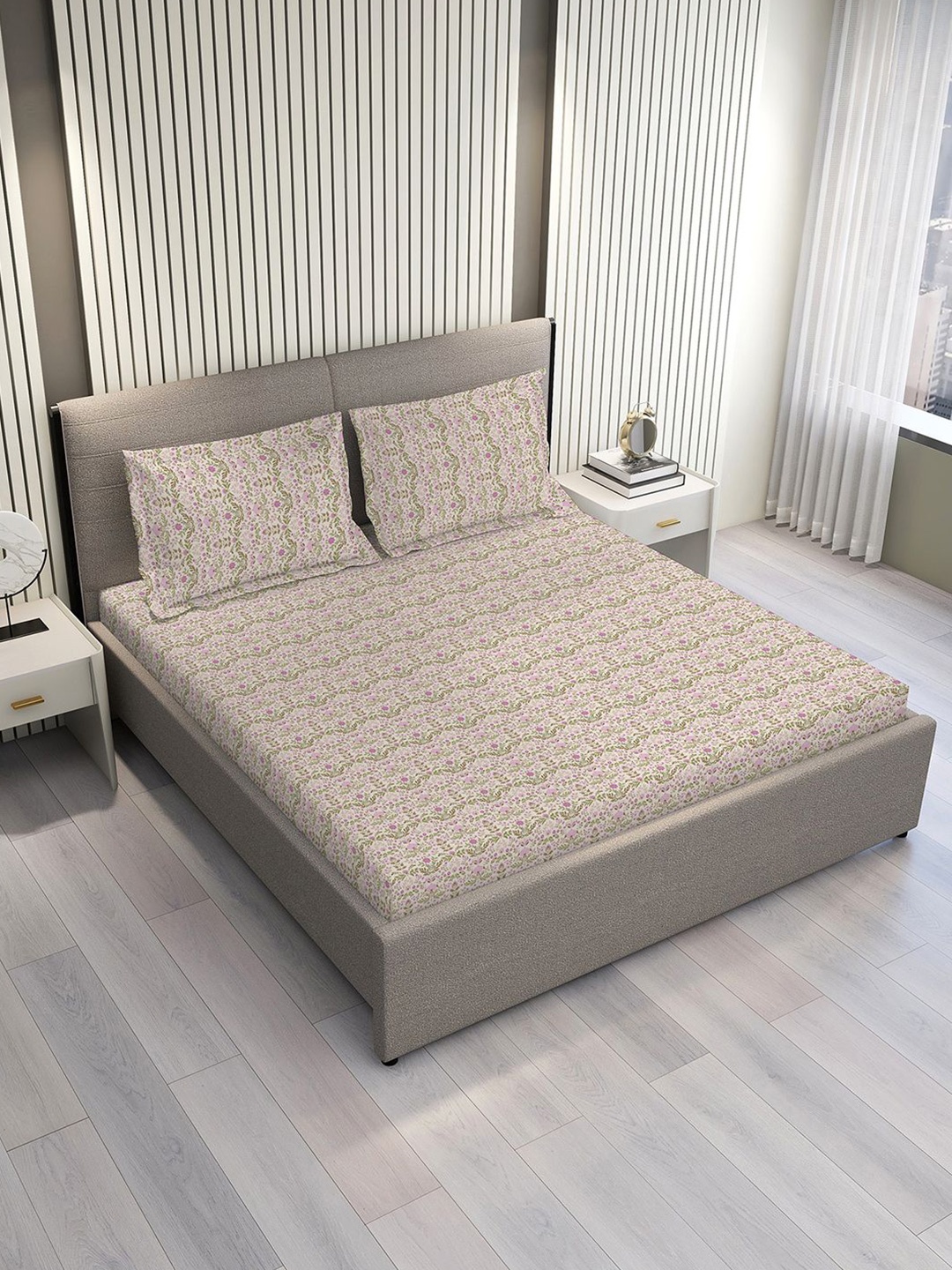 Layers Lumina Floret Purple & Beige Floral Cotton 144 TC Queen Bedsheet Set-2.54m x 2.23m
Layers Lumina Floret Purple & Beige Floral Cotton 144 TC Queen Bedsheet Set-2.54m x 2.23m