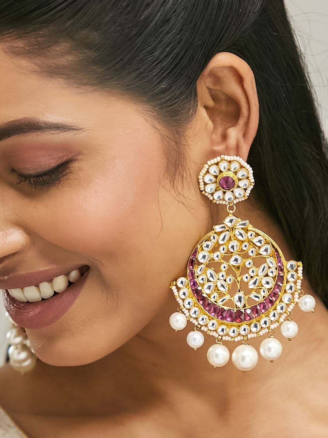 Yinara 22K Gold-Plated Ruby & Kundan Stone Studded With Pearl Beaded Floral Chandbalis
Yinara 22K Gold-Plated Ruby & Kundan Stone Studded With Pearl Beaded Floral Chandbalis