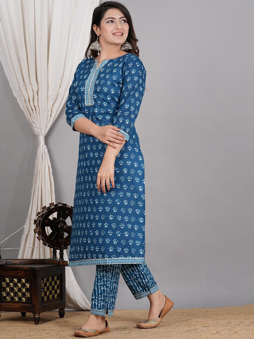 ZOYOTO Floral Printed Round Neck Regular Pure Cotton Straight Kurta With Trouser, Blue
ZOYOTO Floral Printed Round Neck Regular Pure Cotton Straight Kurta With Trouser, Blue