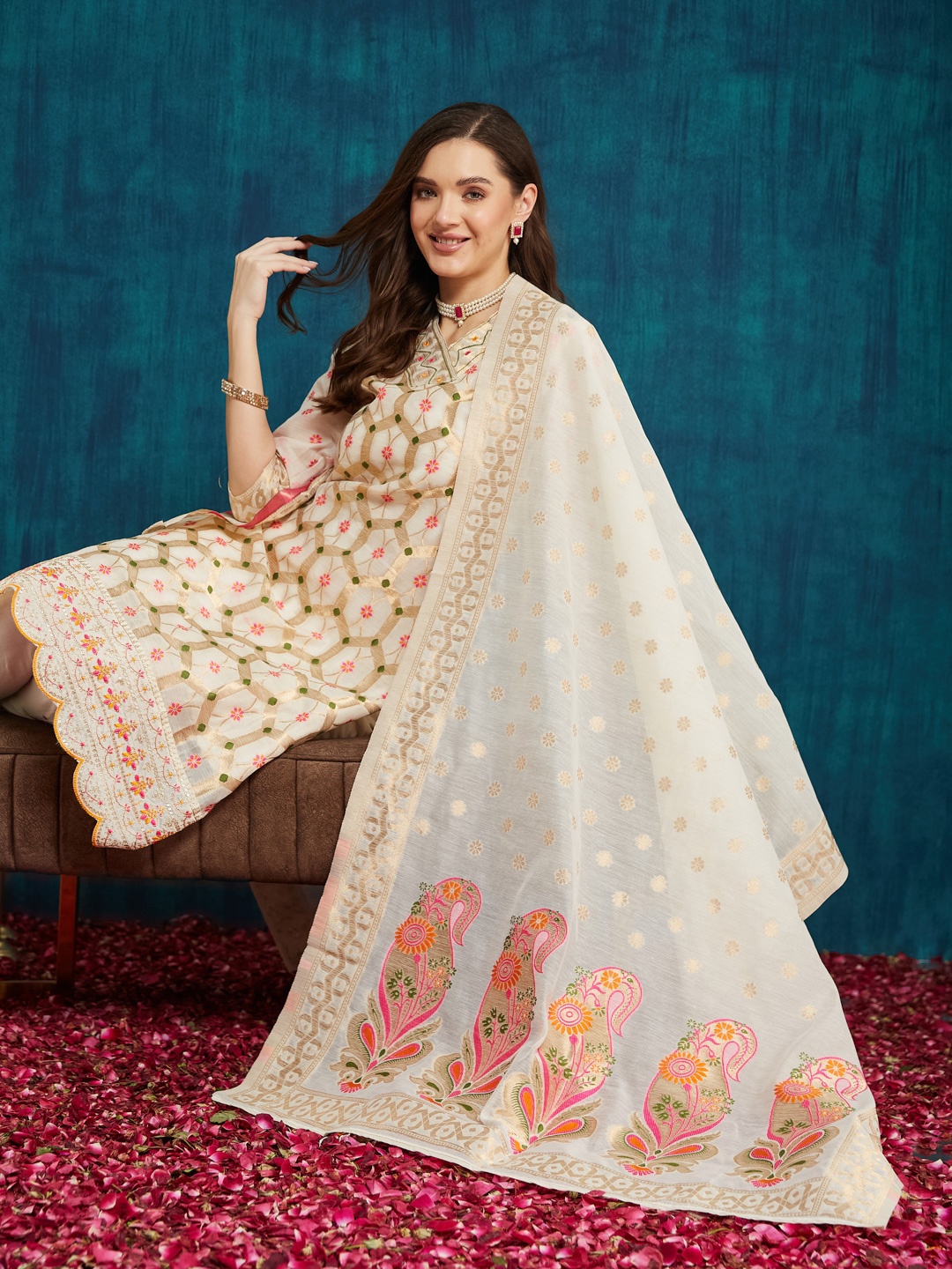 RAJGRANTH Geometric Woven Design Regular Chanderi Silk Straight Kurta & Trouser & Dupatta, Cream
RAJGRANTH Geometric Woven Design Regular Chanderi Silk Straight Kurta & Trouser & Dupatta, Cream
