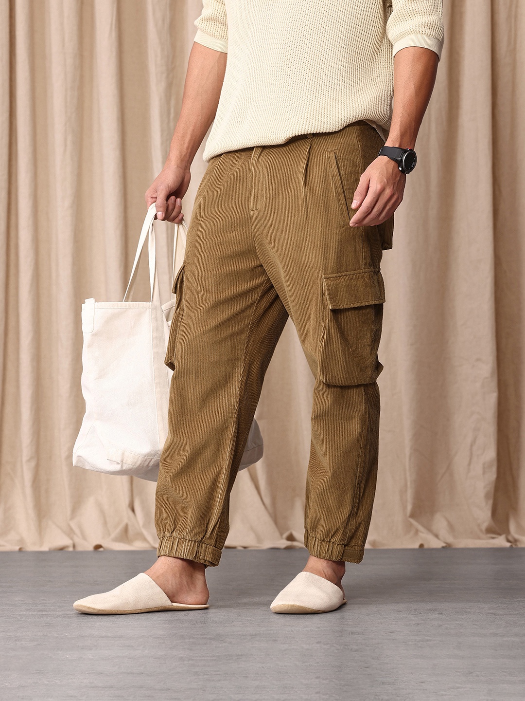 Mr Bowerbird Men Pleated Oversized Fit Pure Cotton Corduroy Cargos Trousers, Camel brown
Mr Bowerbird Men Pleated Oversized Fit Pure Cotton Corduroy Cargos Trousers, Camel brown