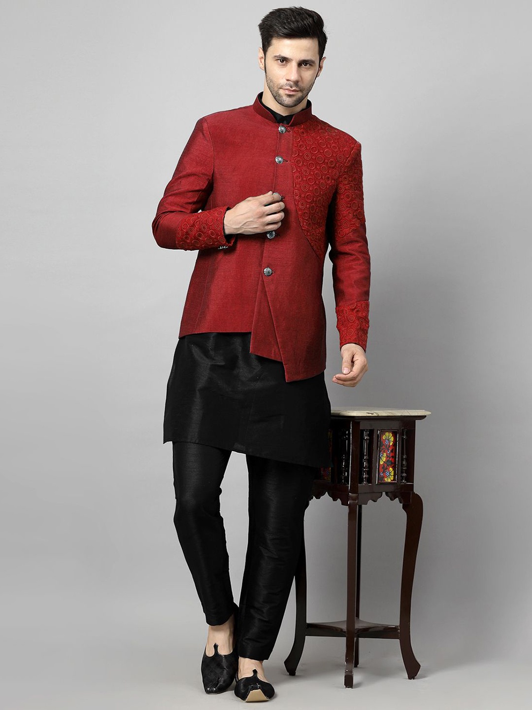 Utsav Fashion Men Embroidered Regular Thread Work Dupion Silk Kurta with Trousers, Black
Utsav Fashion Men Embroidered Regular Thread Work Dupion Silk Kurta with Trousers, Black