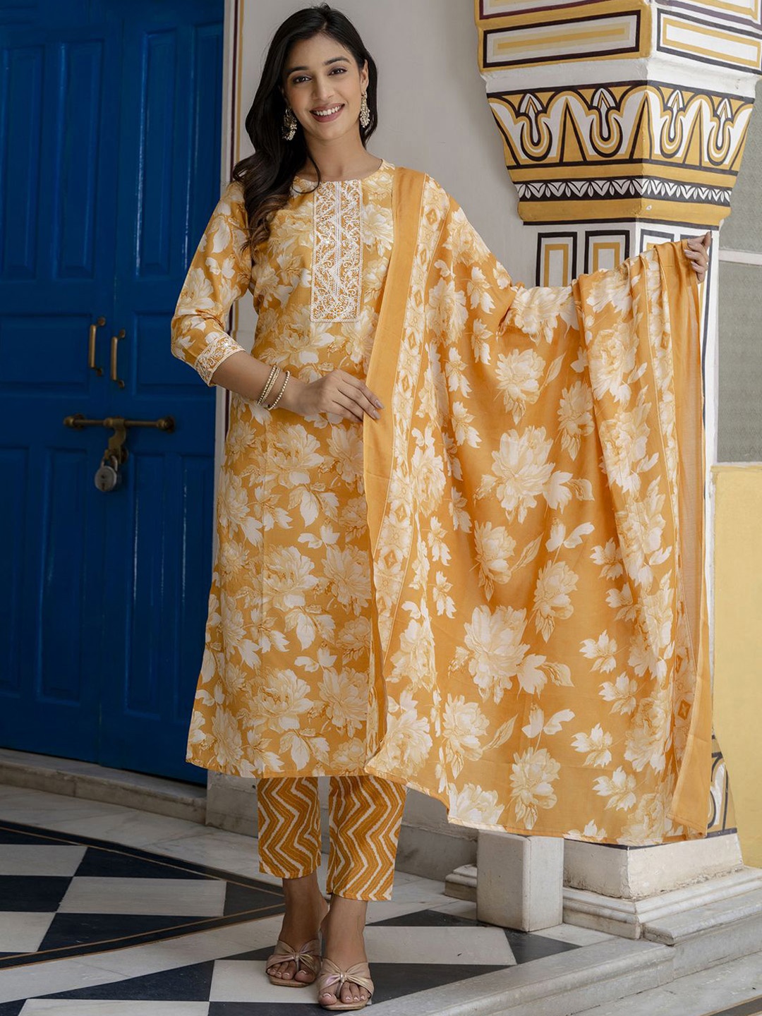 VredeVogel Floral Printed Regular Thread Work Straight Kurta With Trouser With Dupatta, Mustard
VredeVogel Floral Printed Regular Thread Work Straight Kurta With Trouser With Dupatta, Mustard