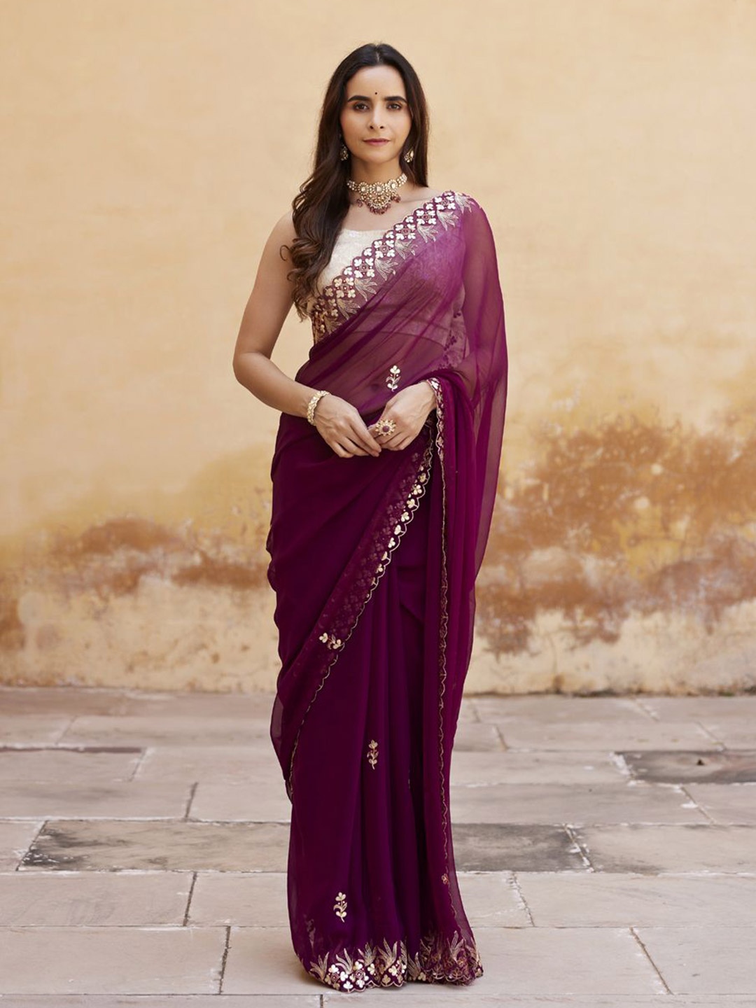 Geroo Luxe Floral Embroidered Gotta Patti Pure Chiffon Saree, Burgundy
Geroo Luxe Floral Embroidered Gotta Patti Pure Chiffon Saree, Burgundy