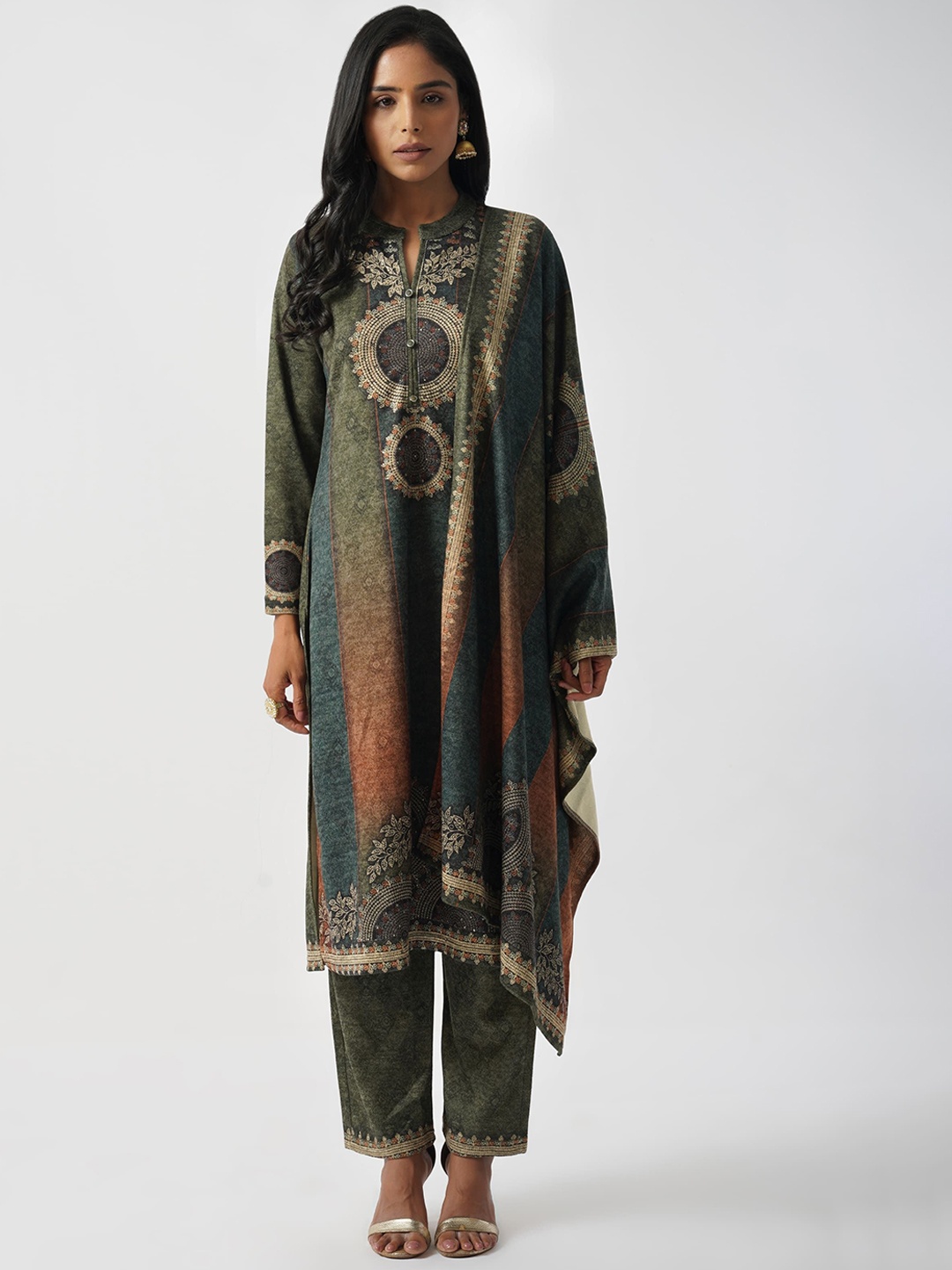 Tahiliya Women Floral Printed Regular Kurta with Trousers & With Dupatta, Green
Tahiliya Women Floral Printed Regular Kurta with Trousers & With Dupatta, Green