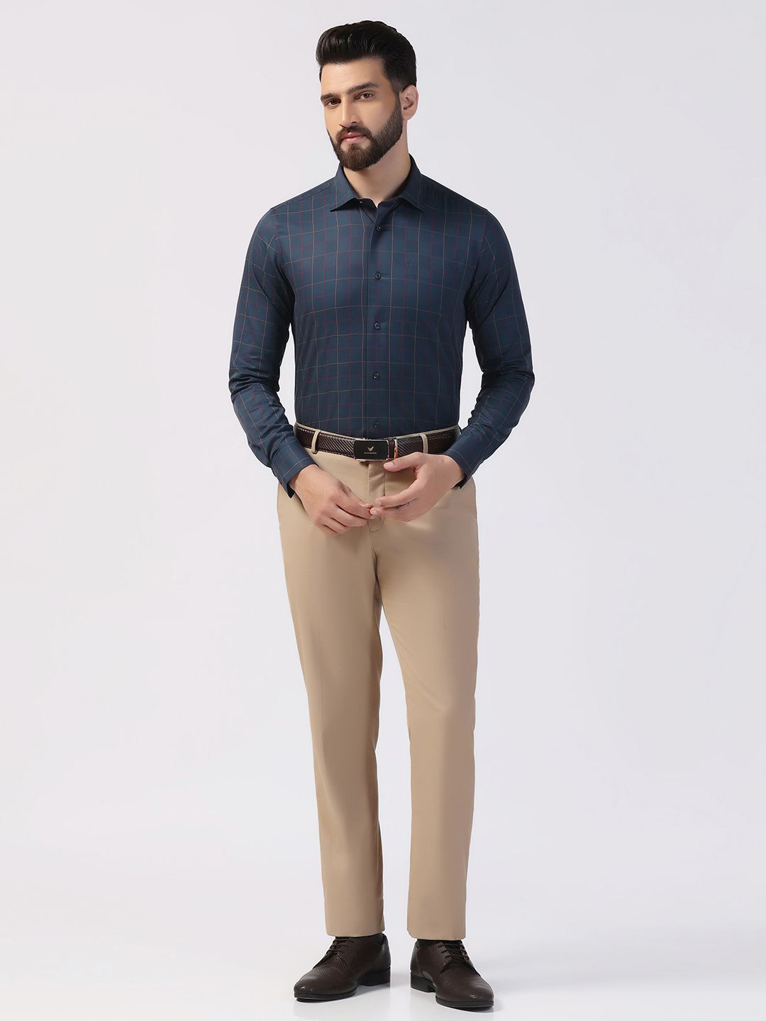 Blackberrys Men India Slim Fit Spread Collar Checked Cotton Slim Fit Formal Shirt, Navy blue
Blackberrys Men India Slim Fit Spread Collar Checked Cotton Slim Fit Formal Shirt, Navy blue