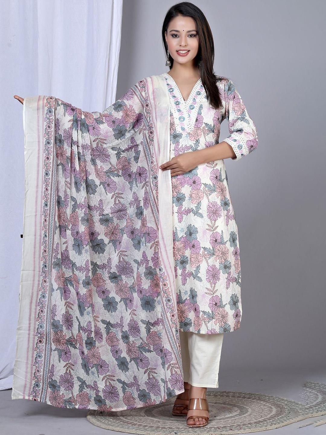 YASH GALLERY Floral Printed Thread Work Pure Cotton Straight Kurta with Trousers & Dupatta, Pink
YASH GALLERY Floral Printed Thread Work Pure Cotton Straight Kurta with Trousers & Dupatta, Pink