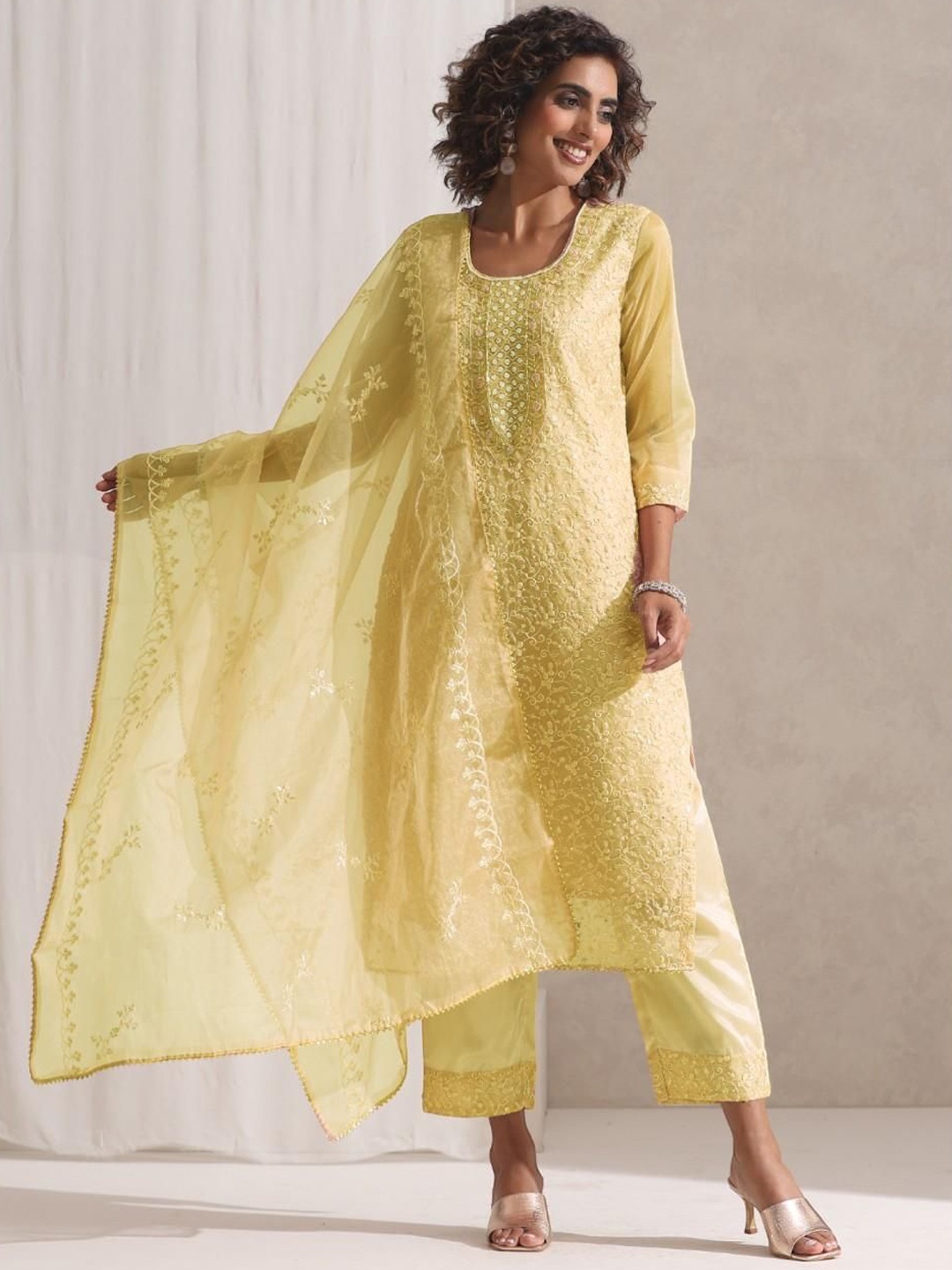 Triyah Floral Embroidered Beads and Stones Straight Kurta with Trousers & Dupatta, Yellow
Triyah Floral Embroidered Beads and Stones Straight Kurta with Trousers & Dupatta, Yellow