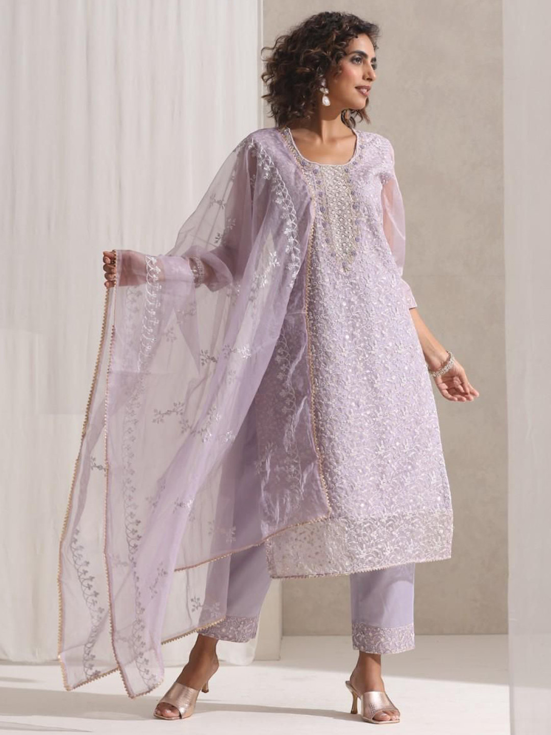 Triyah Floral Embroidered Beads and Stones Straight Kurta with Trousers & Dupatta, Lavender
Triyah Floral Embroidered Beads and Stones Straight Kurta with Trousers & Dupatta, Lavender