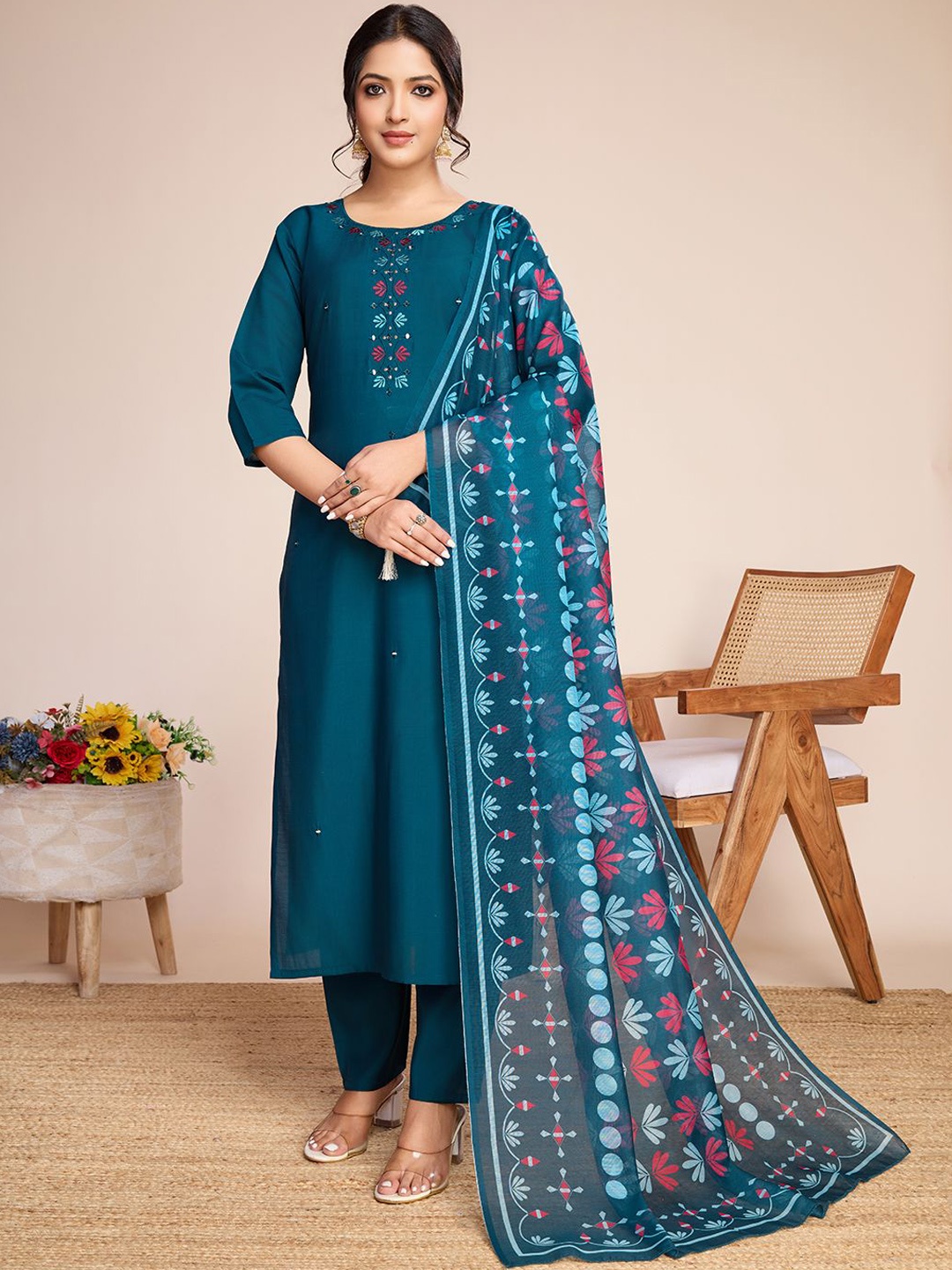 Rujave Floral Embroidered Mirror Work Raw Silk Straight Kurta With Trousers & Dupatta, Green
Rujave Floral Embroidered Mirror Work Raw Silk Straight Kurta With Trousers & Dupatta, Green