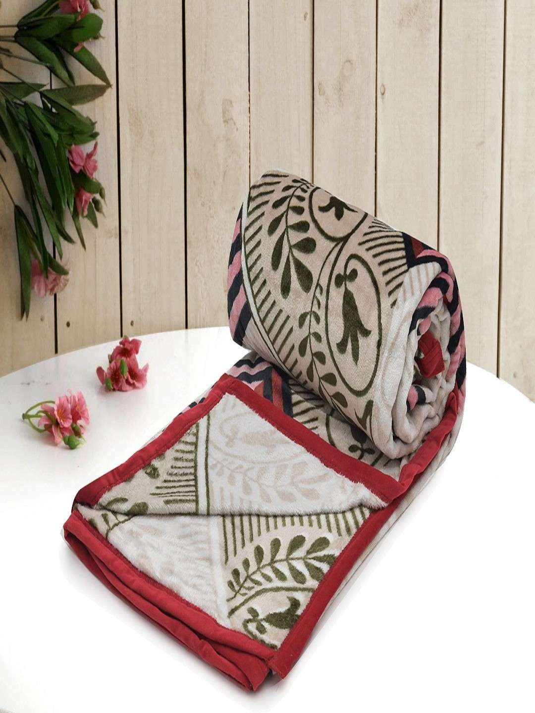 RRC Red & Beige Geometric Mink Mild Winter 300 GSM Double Bed Blanket
RRC Red & Beige Geometric Mink Mild Winter 300 GSM Double Bed Blanket